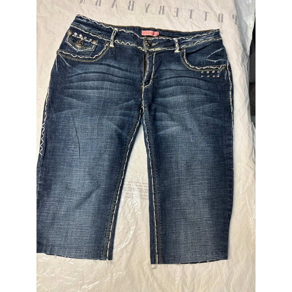 Rosa & Rose Junior Denim Shorts.‎  Size 13